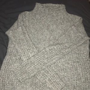S&Lg American eagle sweaters